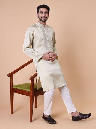 Men's Floral Embroidered Kurta