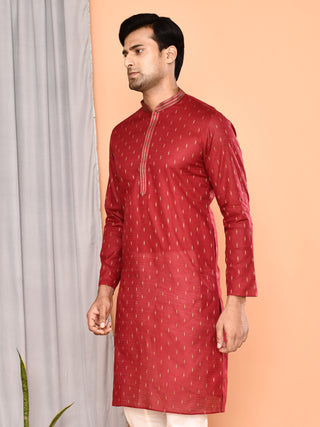 Men's Ethnic Motifs Cotton Blend Kurta (Maroon)