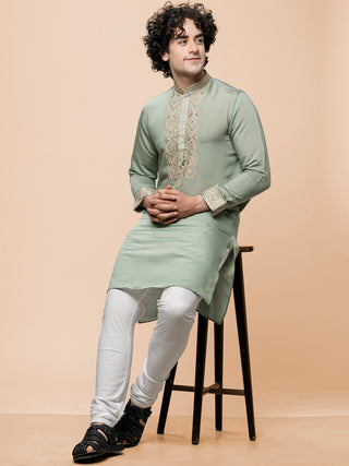 Men's Green Embroidered Kurta