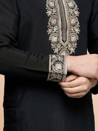 Men's Black Embroidered Kurta