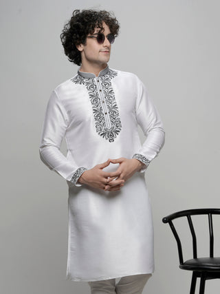 Men's White Embroidered Kurta